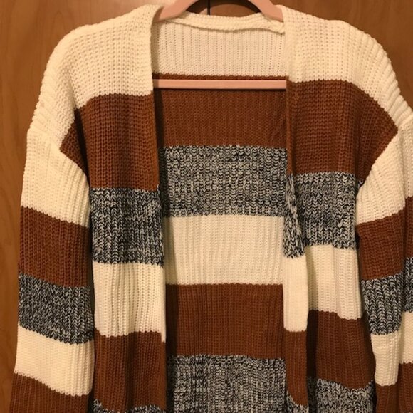 NWT Cupshe Women's Cardigan Sweater Knit Striped Sweater Long Sleeve Size Small - Picture 4 of 11